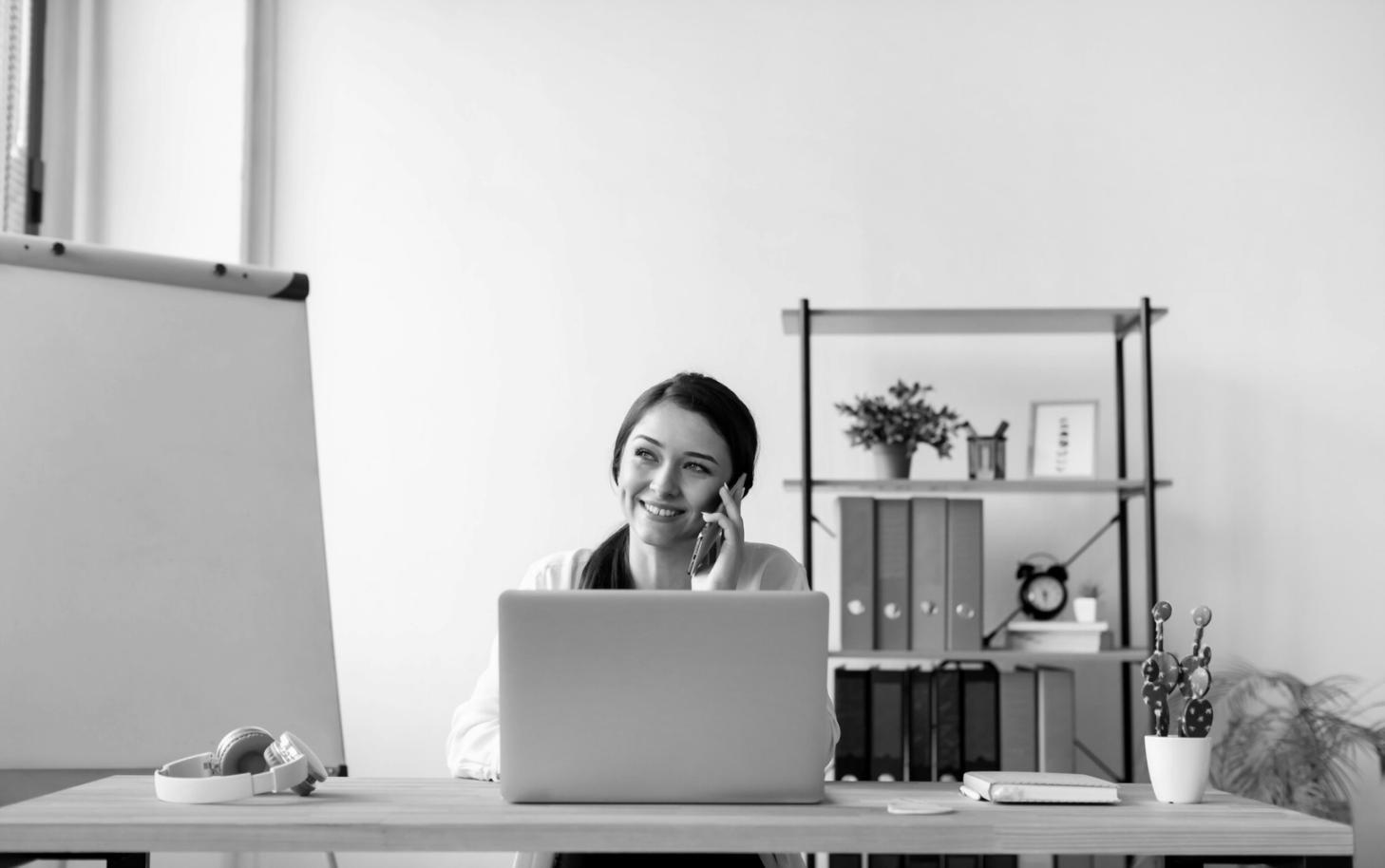 Équipe kalyntheora travaillant sur l'innovation financière dans nos bureaux nîmois