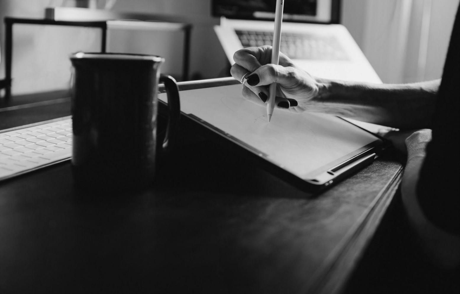 Interface utilisateur de la plateforme kalyntheora montrant la catégorisation automatique des dépenses